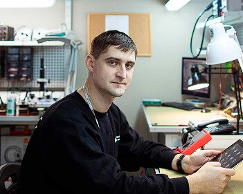 Мастер сервисного центра по ремонту техники Yamaguchi